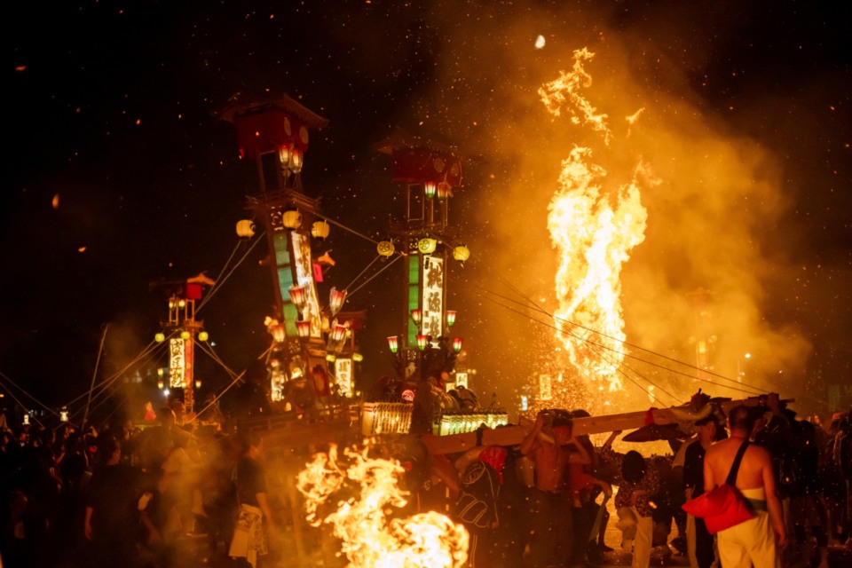 宇出津(うしつ)地区の「あばれ祭」。伝統文化・地域コミュニティの復旧の先駆けとして、震災の同年7月に開催された
