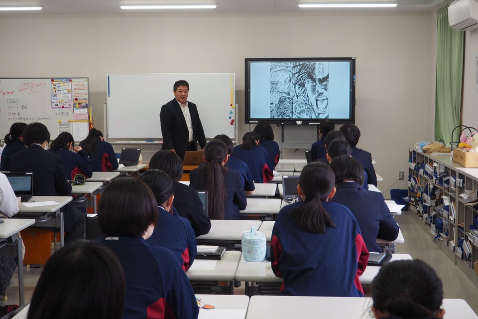 高森高校マンガ学科授業風景