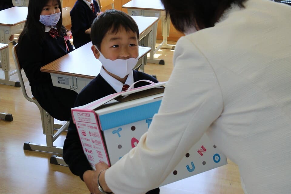 子育て応援プロジェクト はつらつベビーまごころ便事業および祝入学支援事業